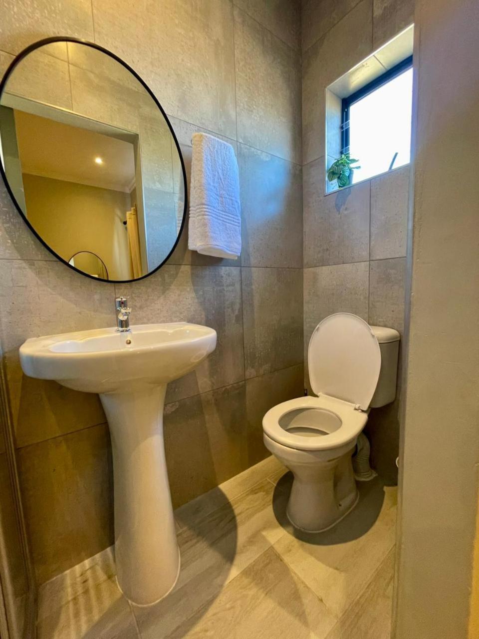 Apartamento Tehillah On Boom Bothasig Exterior foto