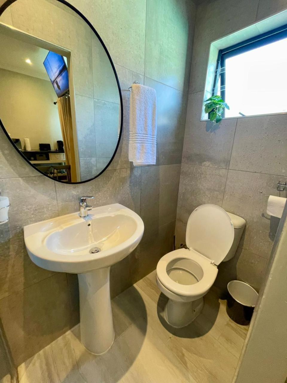 Apartamento Tehillah On Boom Bothasig Exterior foto